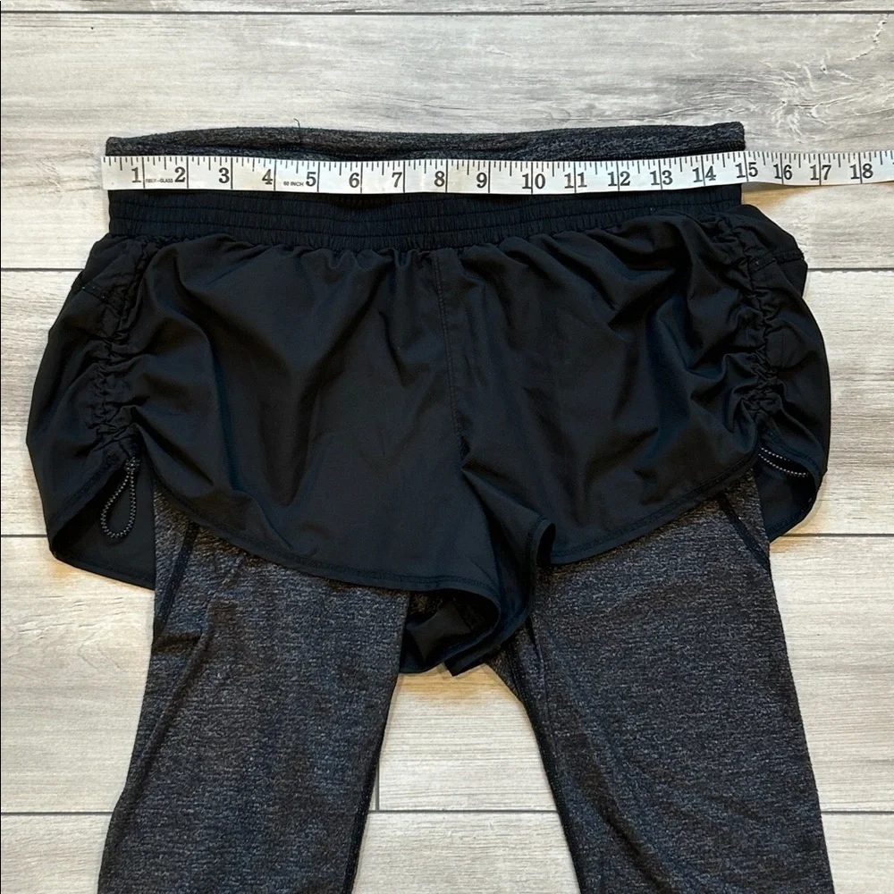 Athleta Go Getter 2-in-1 Knicker Shorts Over Capri leggings size medium